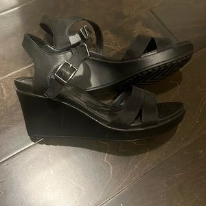 Crocs wedges. Black size 8